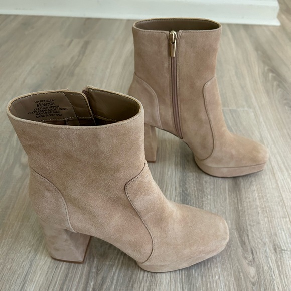 Vince Camuto booties for women. - Picture 3 of 6